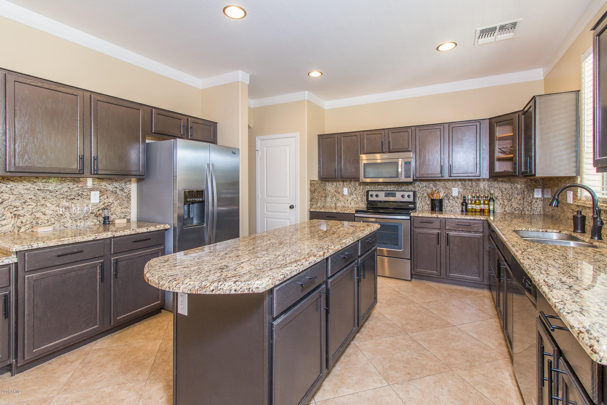 6) KITCHEN