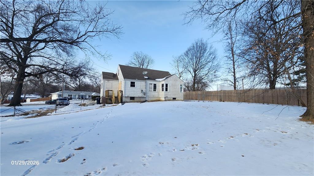 2421 Northeast Vivion Road Kansas City, MO 64118 - Photo 3 of 22