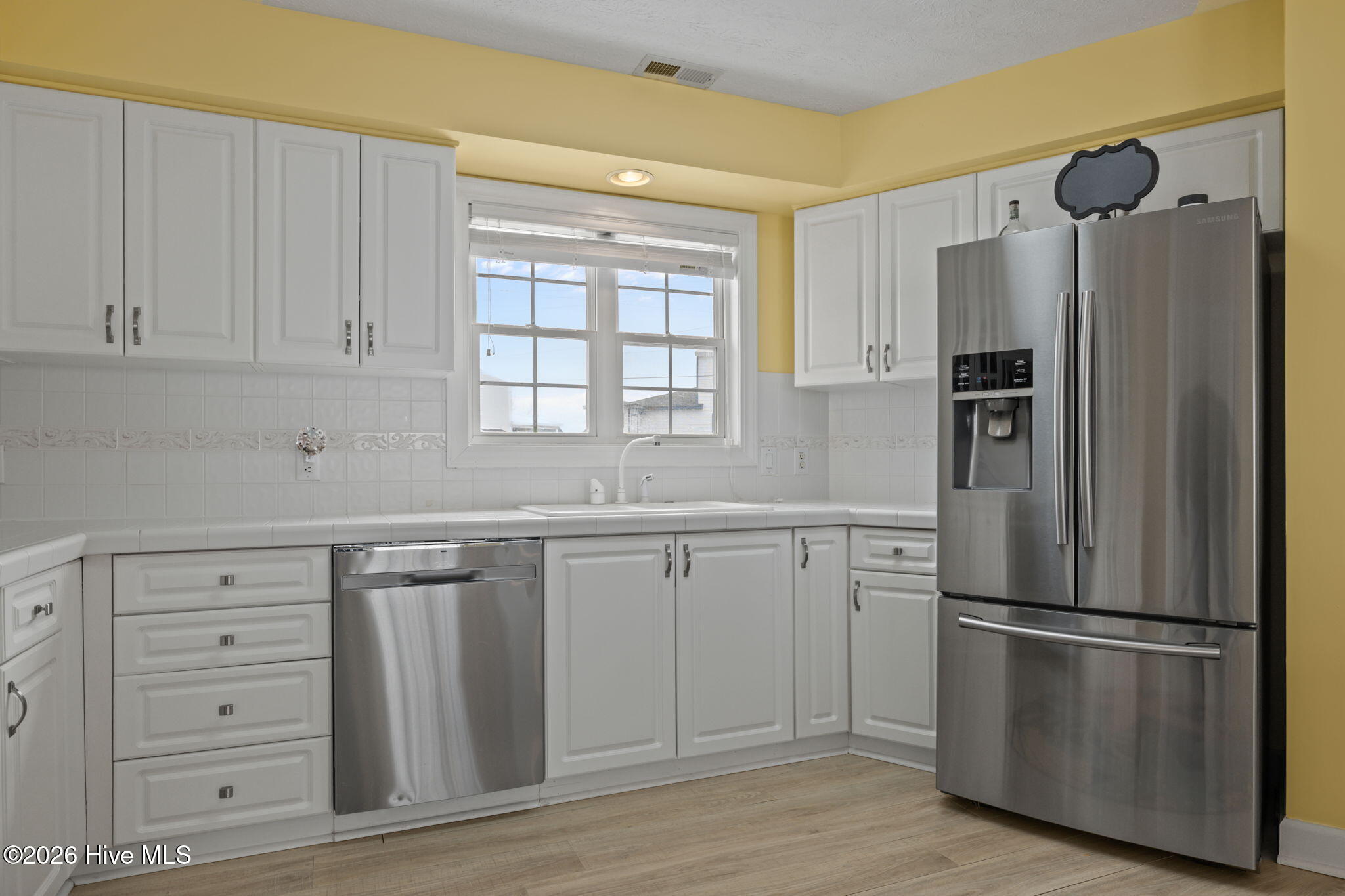 203 Old Causeway Road Atlantic Beach, NC 28512 - Photo 11 of 50 Kitchen