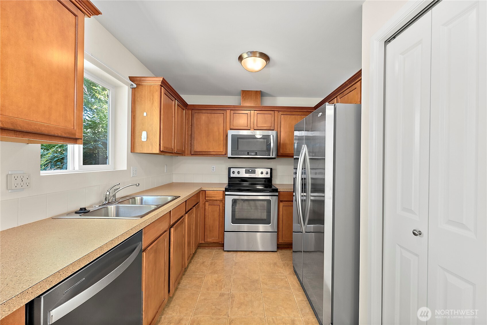 4453 Roxanna Loop Southeast Lacey, WA 98503 - Photo 9 of 25