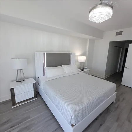 $5,500 | 415 Island Way, Unit 204, Clearwater Beach, FL 33767