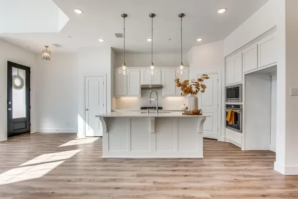 $2,500 | 409 Blue Crk Cove, McKinney, TX 75071