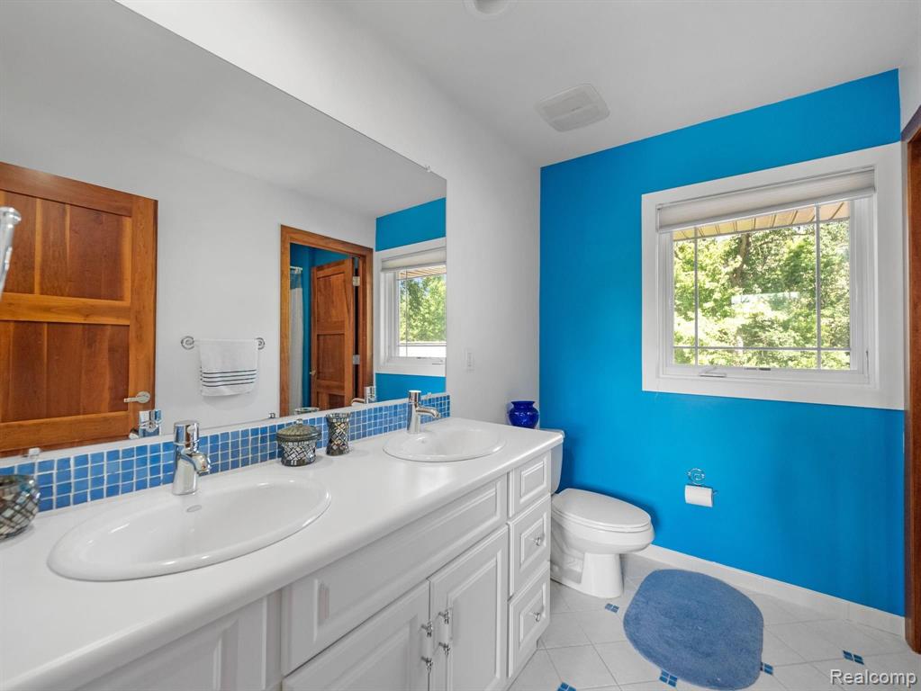 34600 Quaker Valley Road Farmington Hills, MI 48331 - Photo 24 of 41