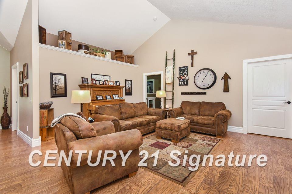 17267 Gratiot Road Hemlock, MI 48626 - Photo 6 of 42