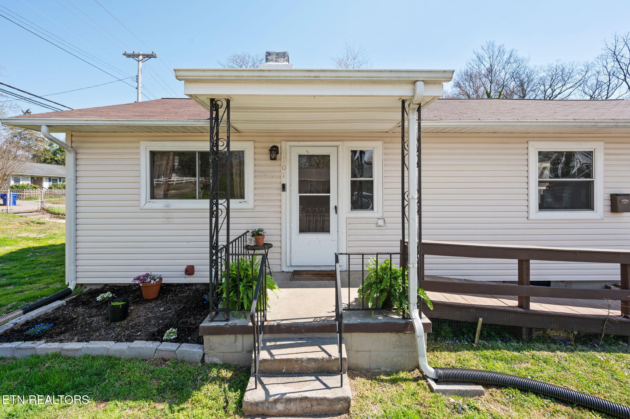 101 Townsend Road Oak Ridge, TN 37830 - Photo 1 of 30 Welcome Home
