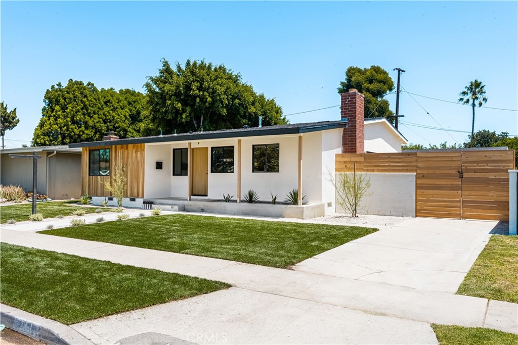 2680 Chatwin Avenue Long Beach, CA 90815 - Photo 2 of 61