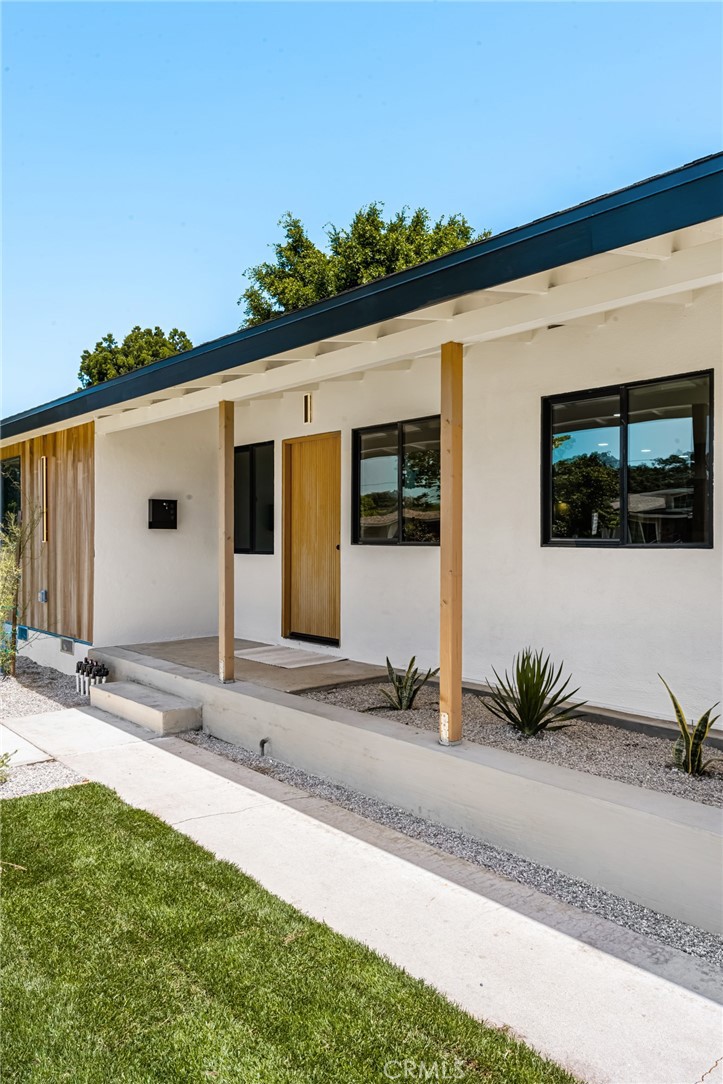 2680 Chatwin Avenue Long Beach, CA 90815 - Photo 4 of 61