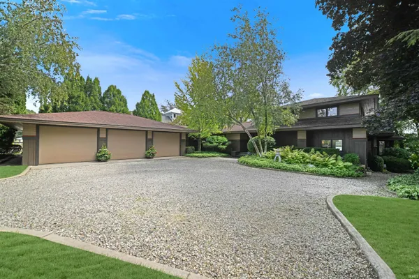 $2,150,000 | 1135 East Northshore Drive, Syracuse, IN 46567