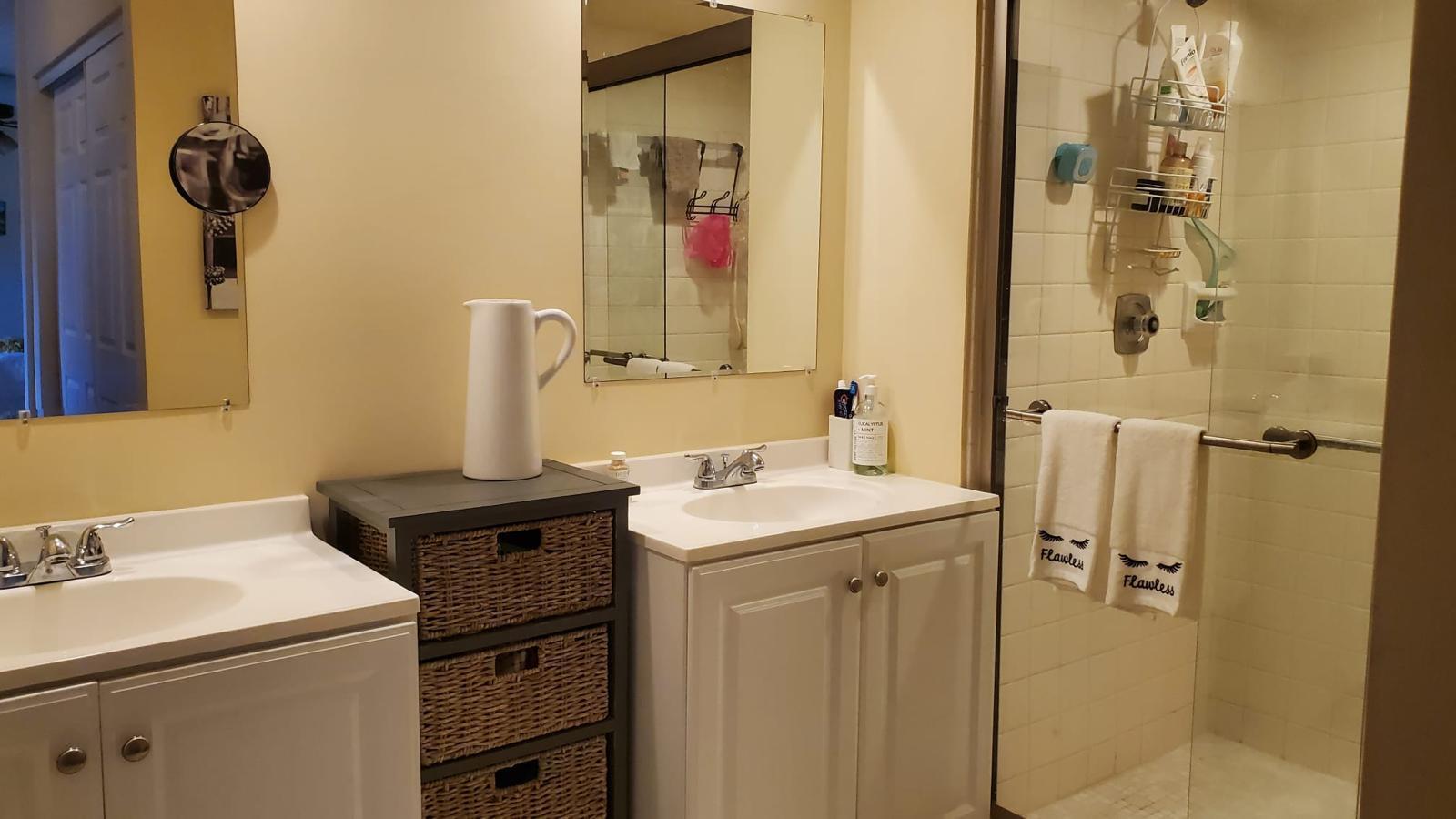 2116 21st Lane, Unit 2116 Greenacres, FL 33463 - Photo 5 of 14 a utility room with dryer and washer