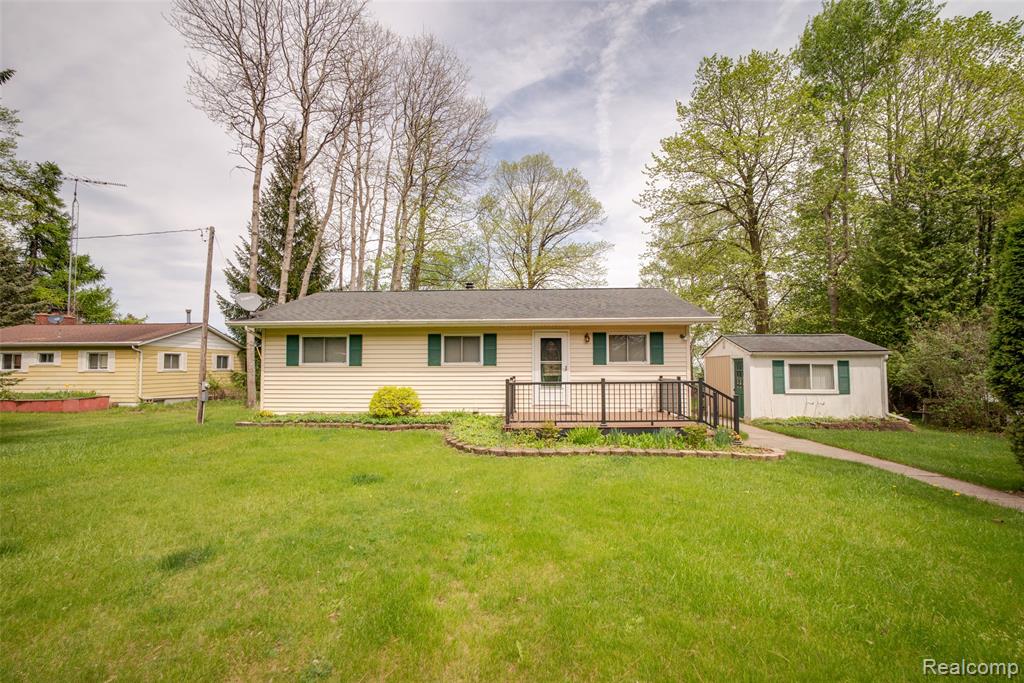 6240 Lakeshore Road Palms, MI 48465 - Photo 37 of 38