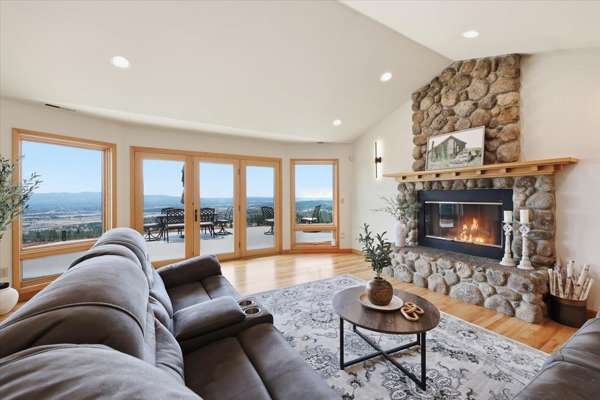 16211 East Jacobs Lane Spokane, WA 99217 - Photo 4 of 43