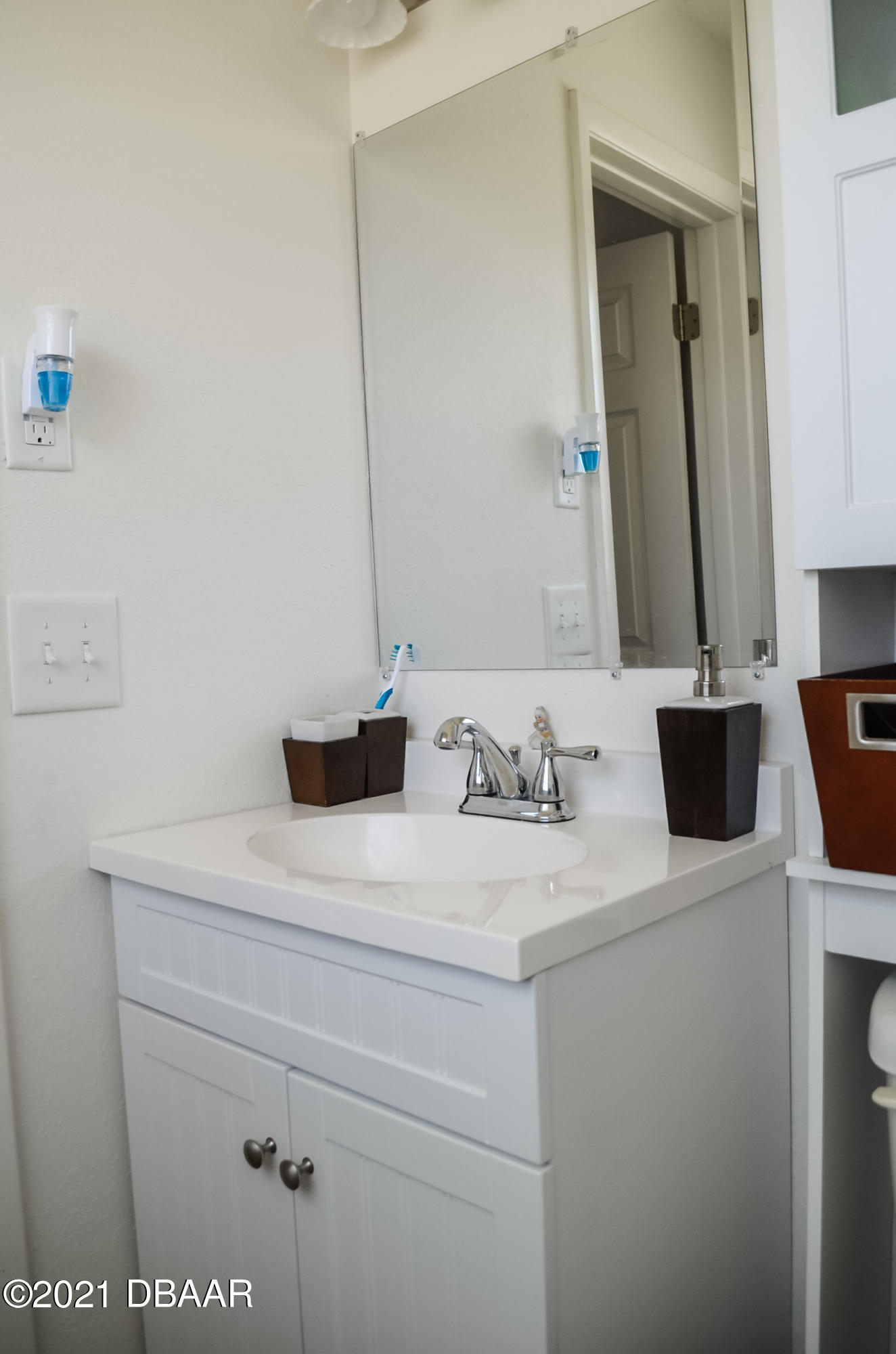 2259 Nottingham Road South Daytona, FL 32119 - Photo 11 of 23 Master Bath