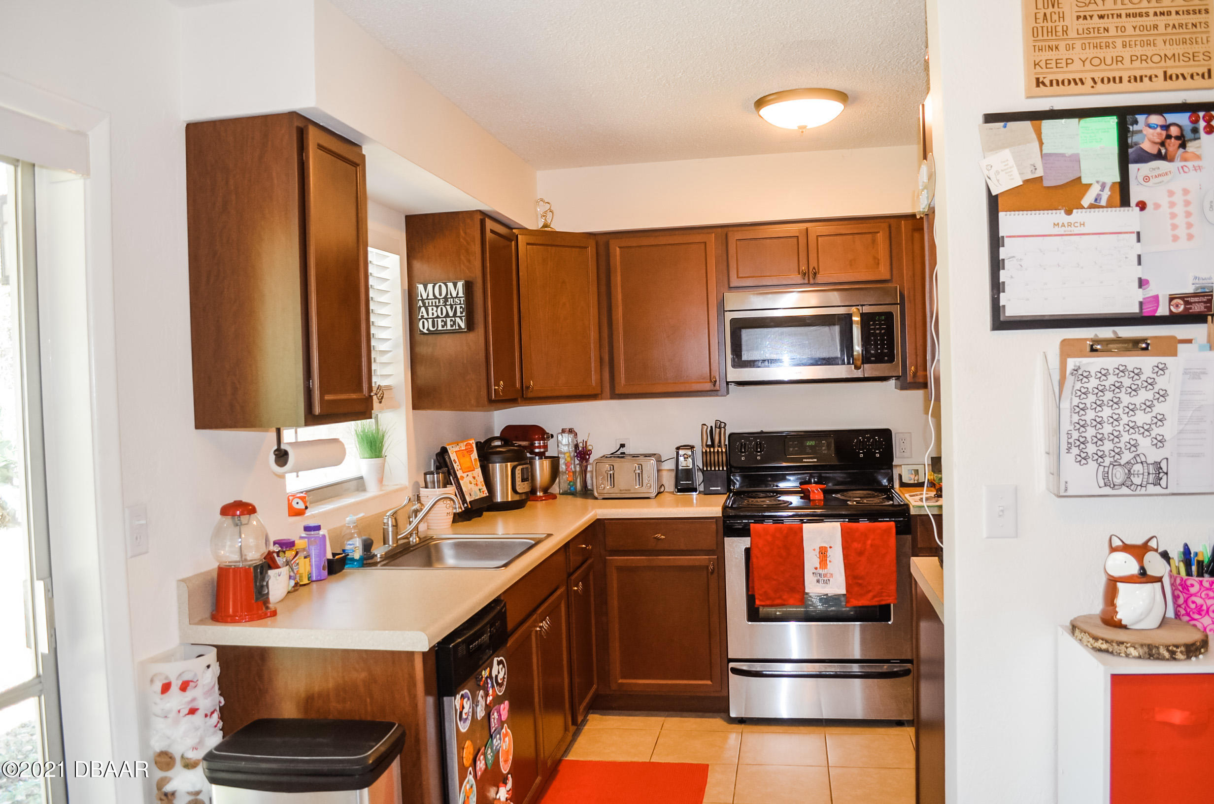 2259 Nottingham Road South Daytona, FL 32119 - Photo 7 of 23 Kitchen