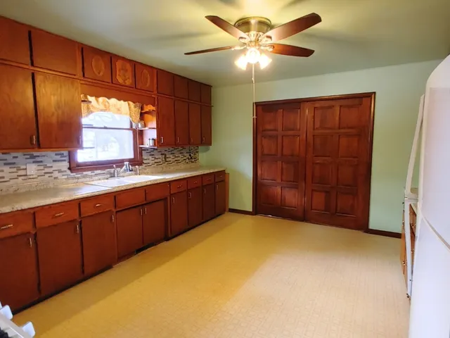 $365,000 | 2585 South Jugtown Road, Mazon, IL 60444