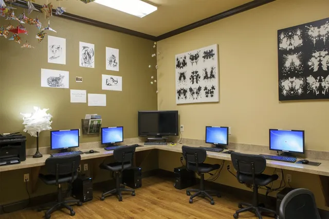 a view of a workspace with a workspace