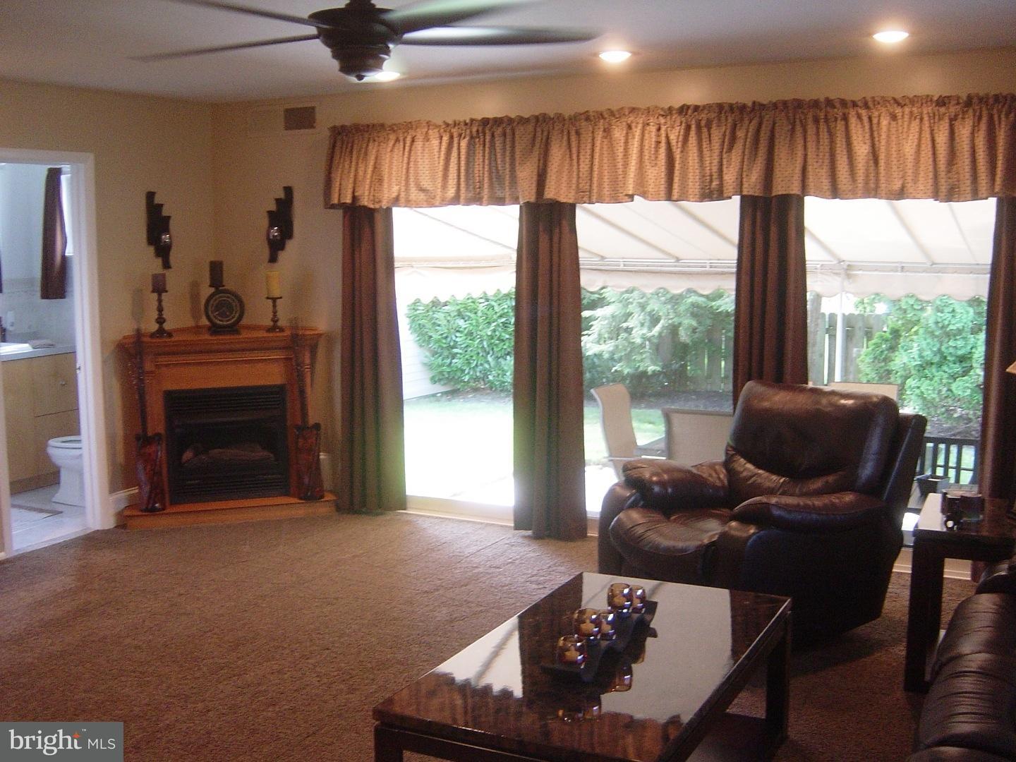 112 Glen Arbor Road Havertown, PA 19083 - Photo 11 of 25 Family Room