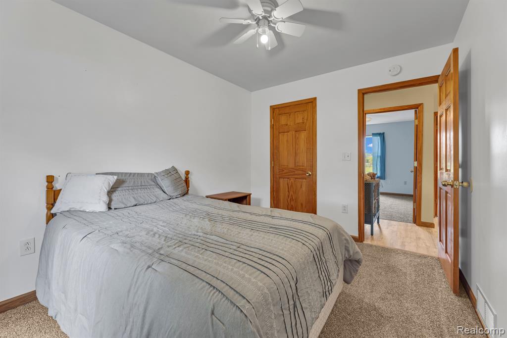 8174 State Road Fort Gratiot, MI 48059 - Photo 18 of 36