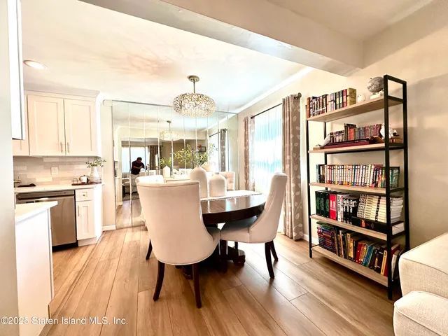 $569,000 | 469-1 Willow Road East, Unit 1 | Westerleigh