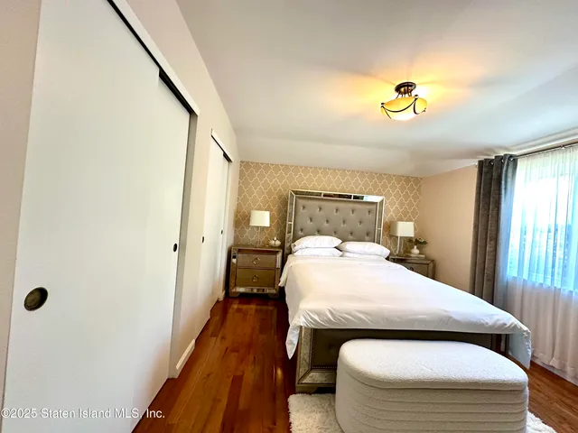 $569,000 | 469-1 Willow Road East, Unit 1 | Westerleigh