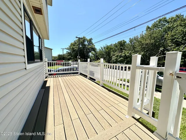 $569,000 | 469-1 Willow Road East, Unit 1 | Westerleigh