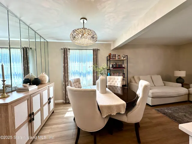 $569,000 | 469-1 Willow Road East, Unit 1 | Westerleigh