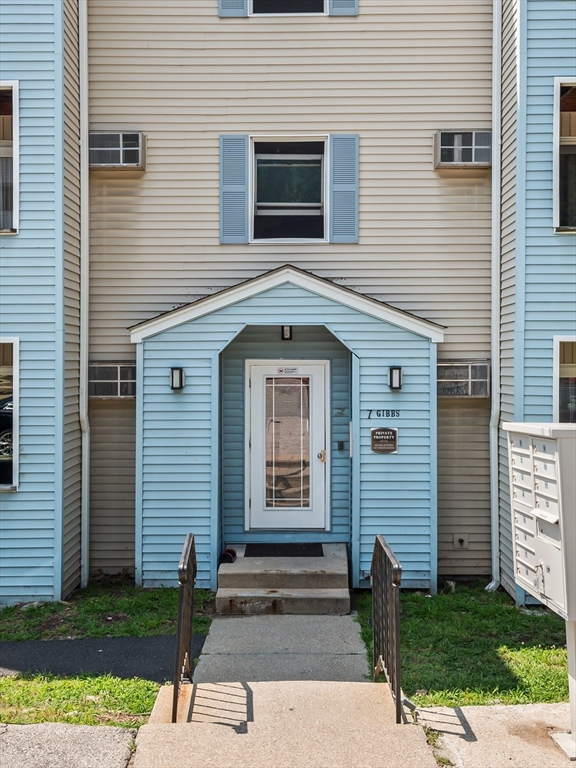 7 Gibbs Street, Unit 4 Worcester, MA 01607 - Photo 31 of 34 Gallery Image 31