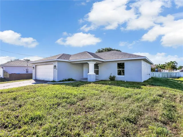 a view of backyard of house