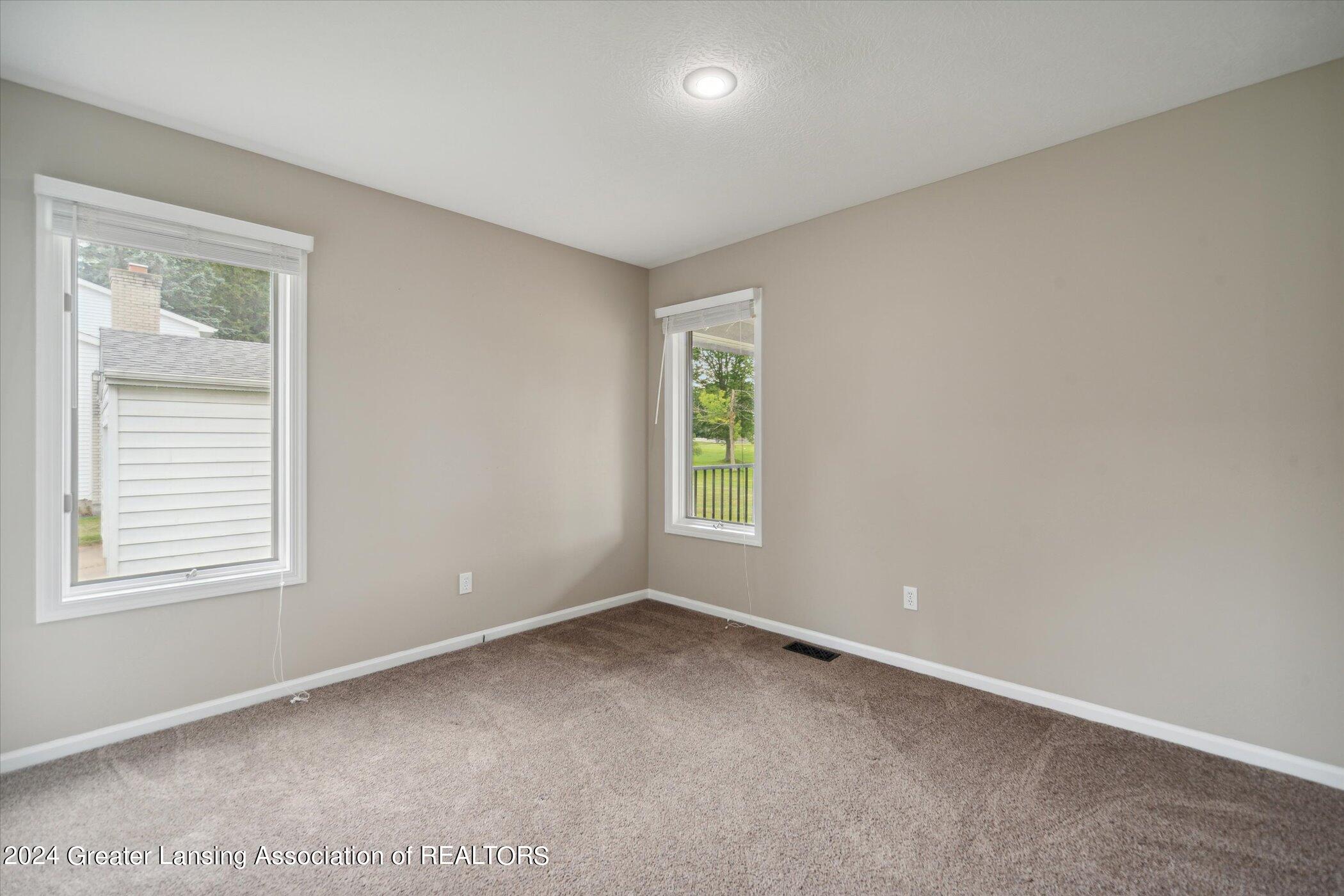 5907 Green Road Haslett, MI 48840 - Photo 19 of 48 BR