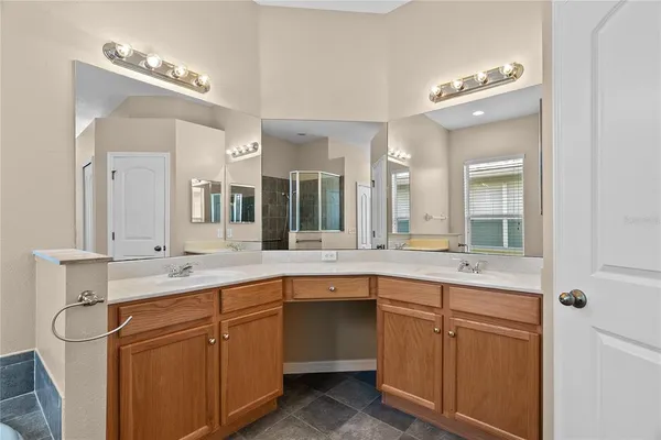 $2,850 | 4830 Sky Blue Drive, Lutz, FL 33558