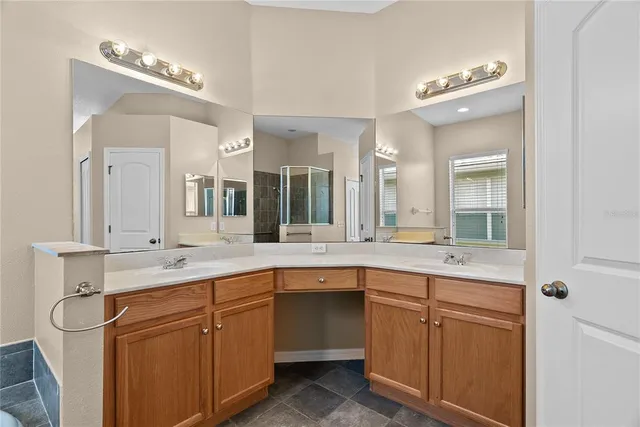 $2,925 | 4830 Sky Blue Drive, Lutz, FL 33558