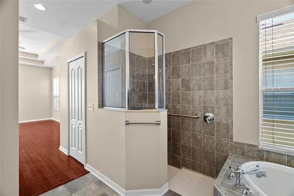 $2,850 | 4830 Sky Blue Drive, Lutz, FL 33558