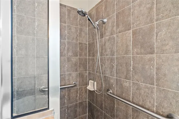 $2,850 | 4830 Sky Blue Drive, Lutz, FL 33558