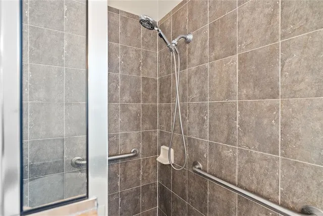 $2,925 | 4830 Sky Blue Drive, Lutz, FL 33558