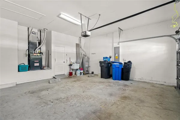 $2,850 | 4830 Sky Blue Drive, Lutz, FL 33558