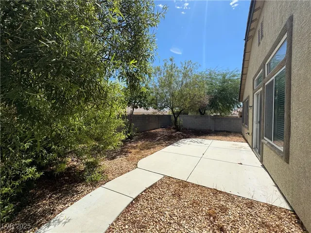$2,495 | 5812 Coleman Street, North Las Vegas, NV 89031