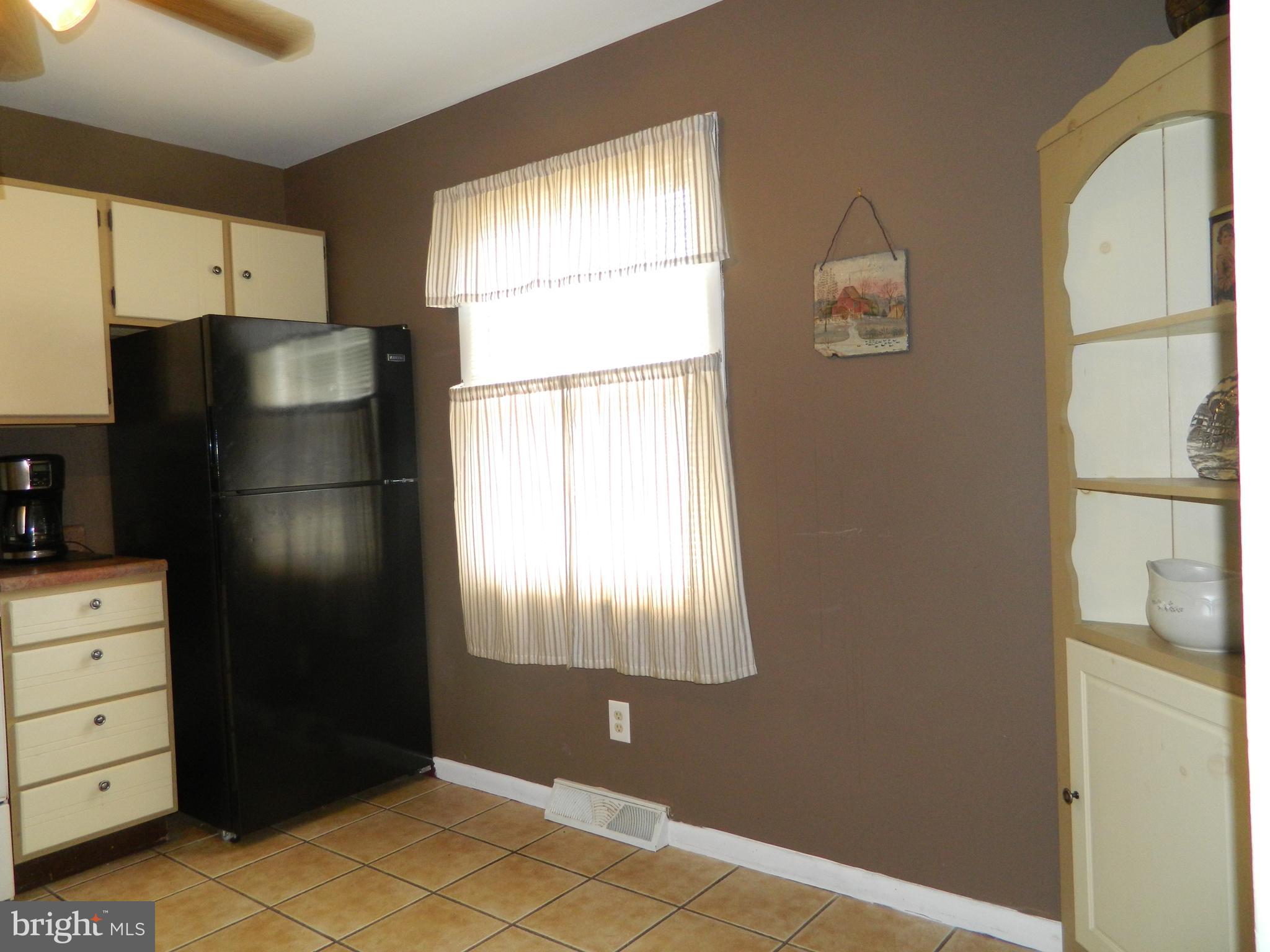 159 Farm Road Aberdeen, MD 21001 - Photo 3 of 18 Room for a small table