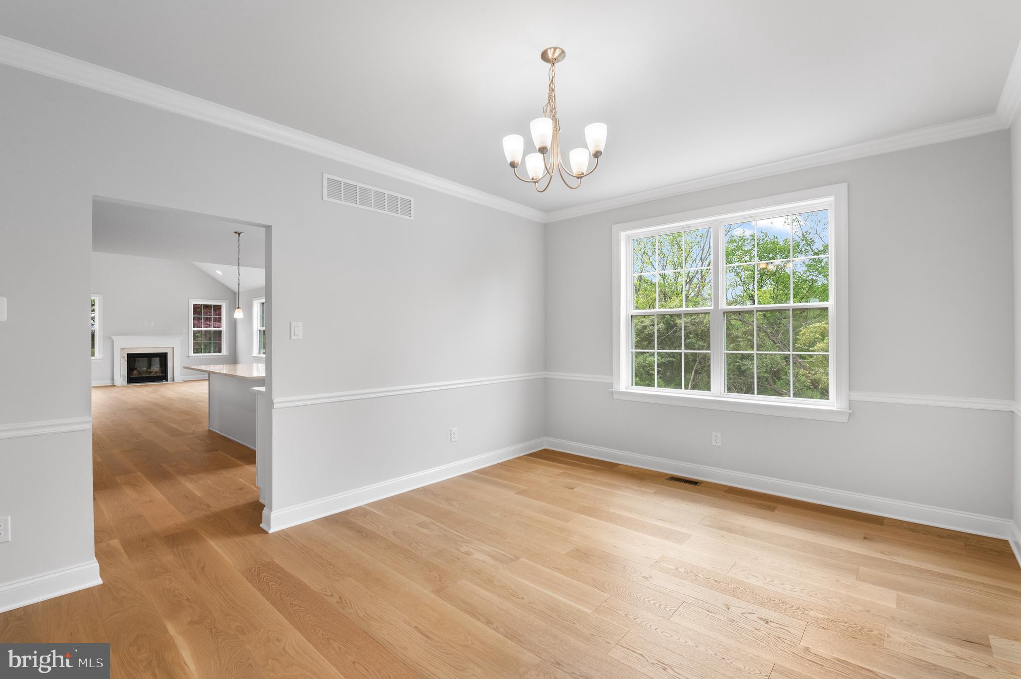1104 Arden Drive, Unit METHACTON Norristown, PA 19403 - Photo 11 of 40 a view of livingroom with window