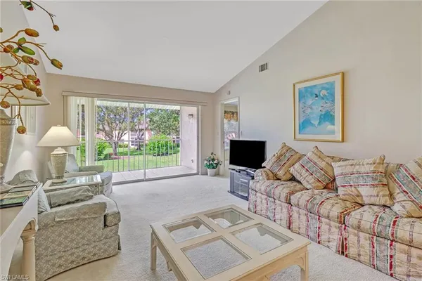 $2,250 | 1406 Churchill Circle, Unit P203, Naples, FL 34116