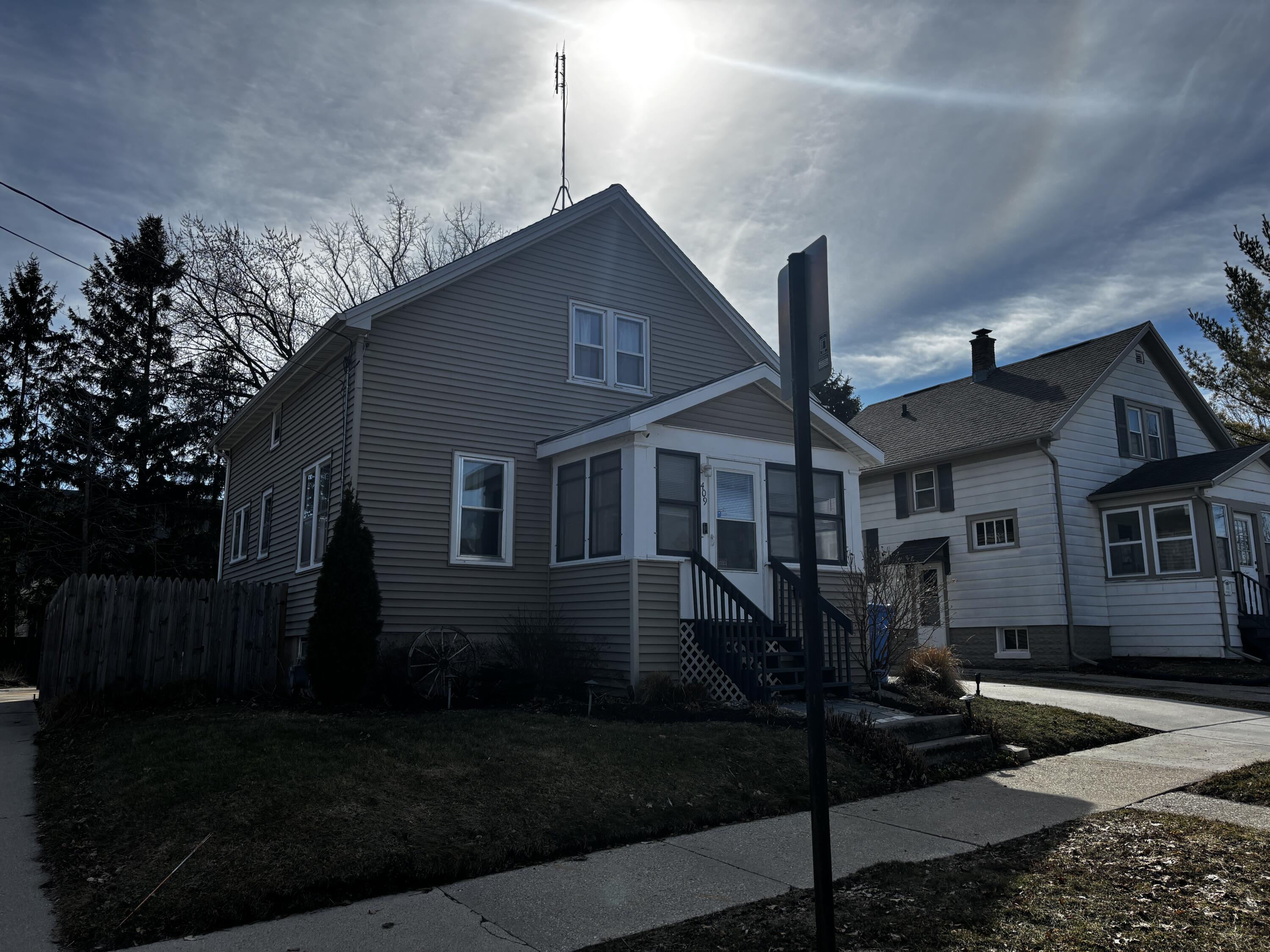 409 O'Connell Street Watertown, WI 53094 - Photo 3 of 40 IMG_3513