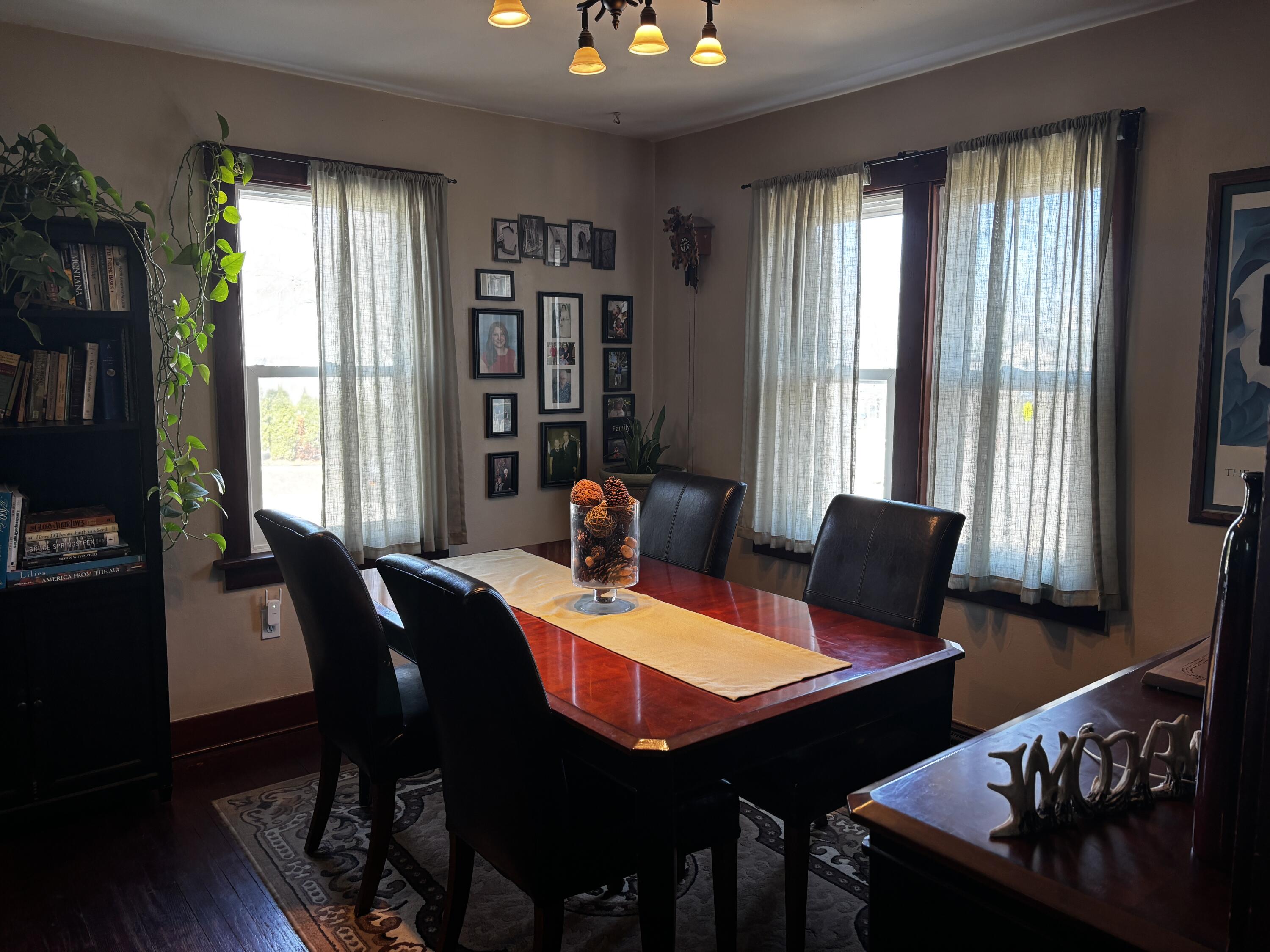 409 O'Connell Street Watertown, WI 53094 - Photo 4 of 40 Dining Rm