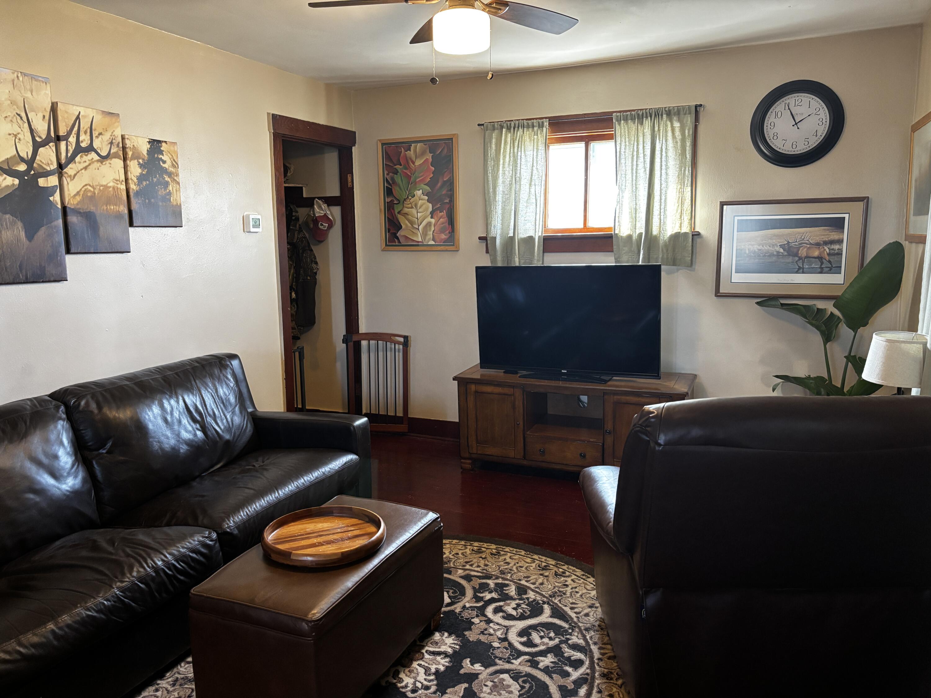 409 O'Connell Street Watertown, WI 53094 - Photo 8 of 40 Living Rm