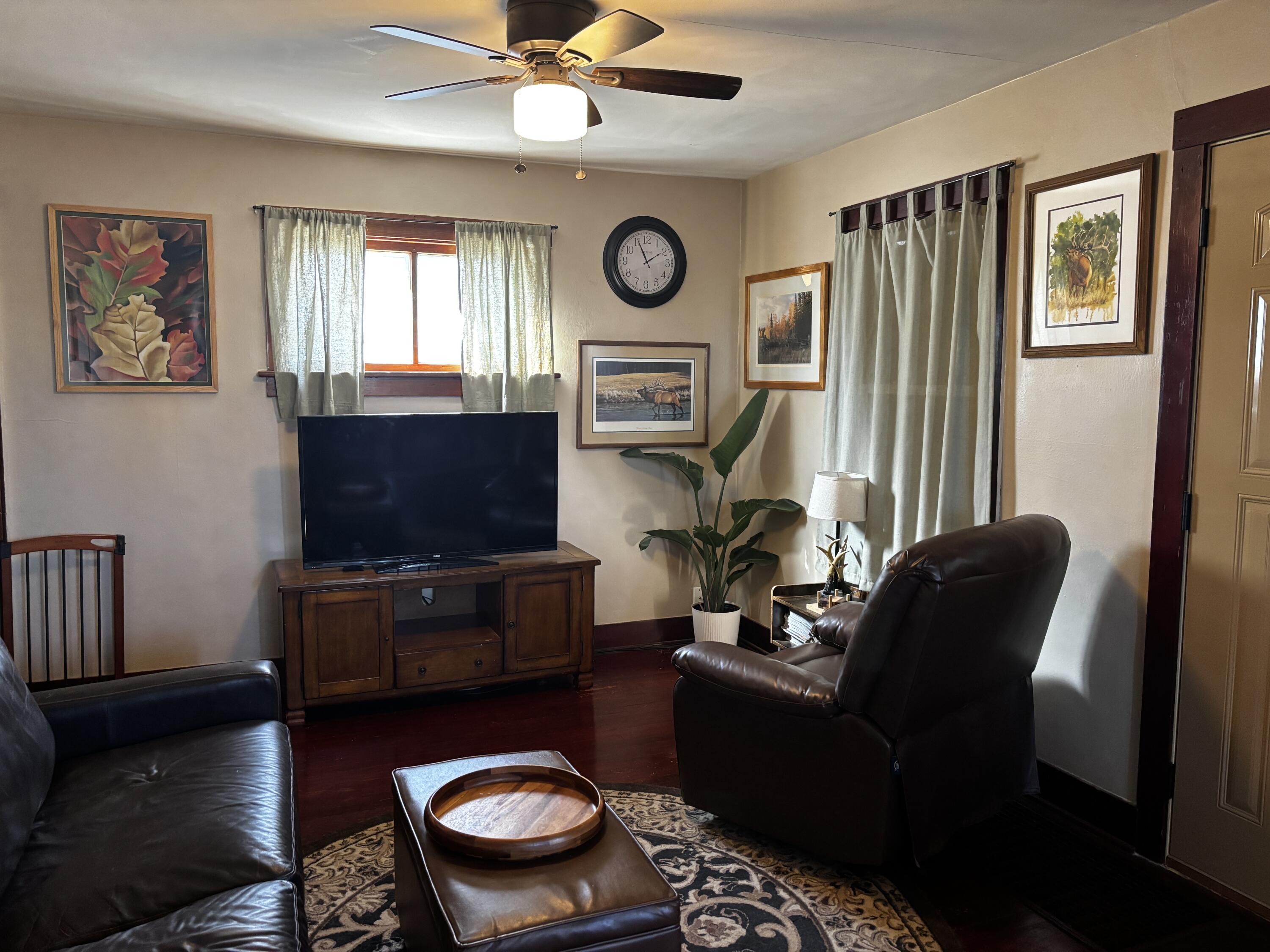 409 O'Connell Street Watertown, WI 53094 - Photo 9 of 40 Living Rm