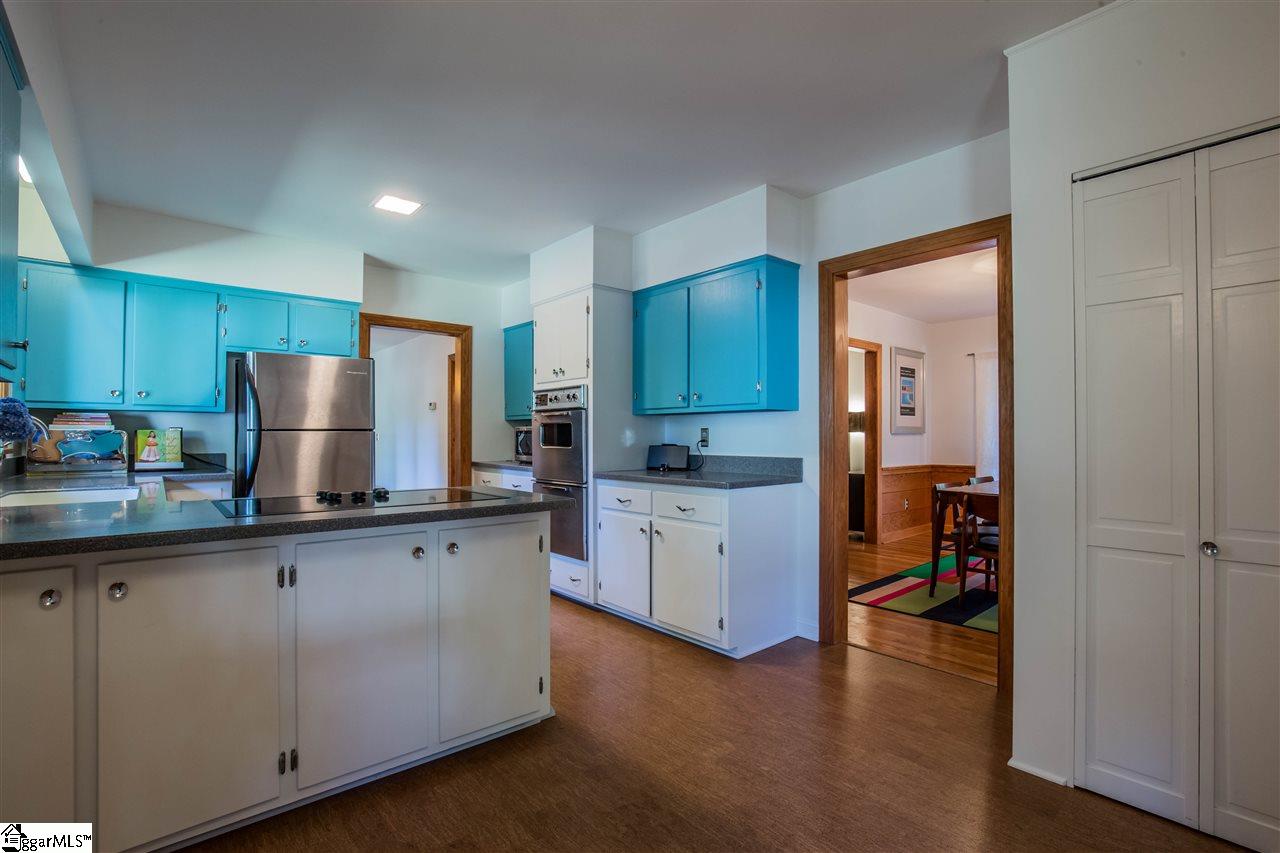 13 West Chaucer Road Greenville, SC 29617 - Photo 8 of 31 Gallery Image 8