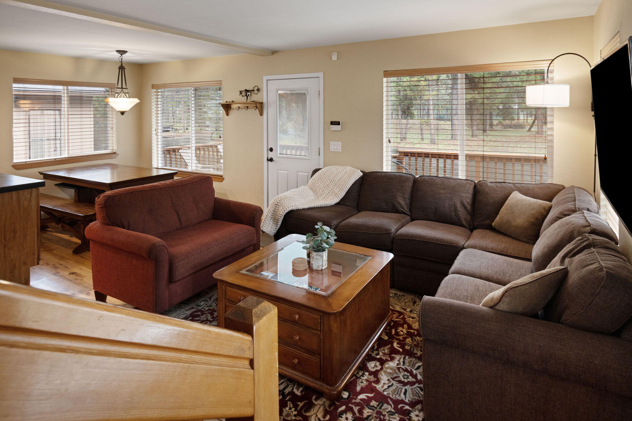 17225 Elsinore Road Bend, OR 97707 - Photo 10 of 27 6-web-or-mls-DSC_9834