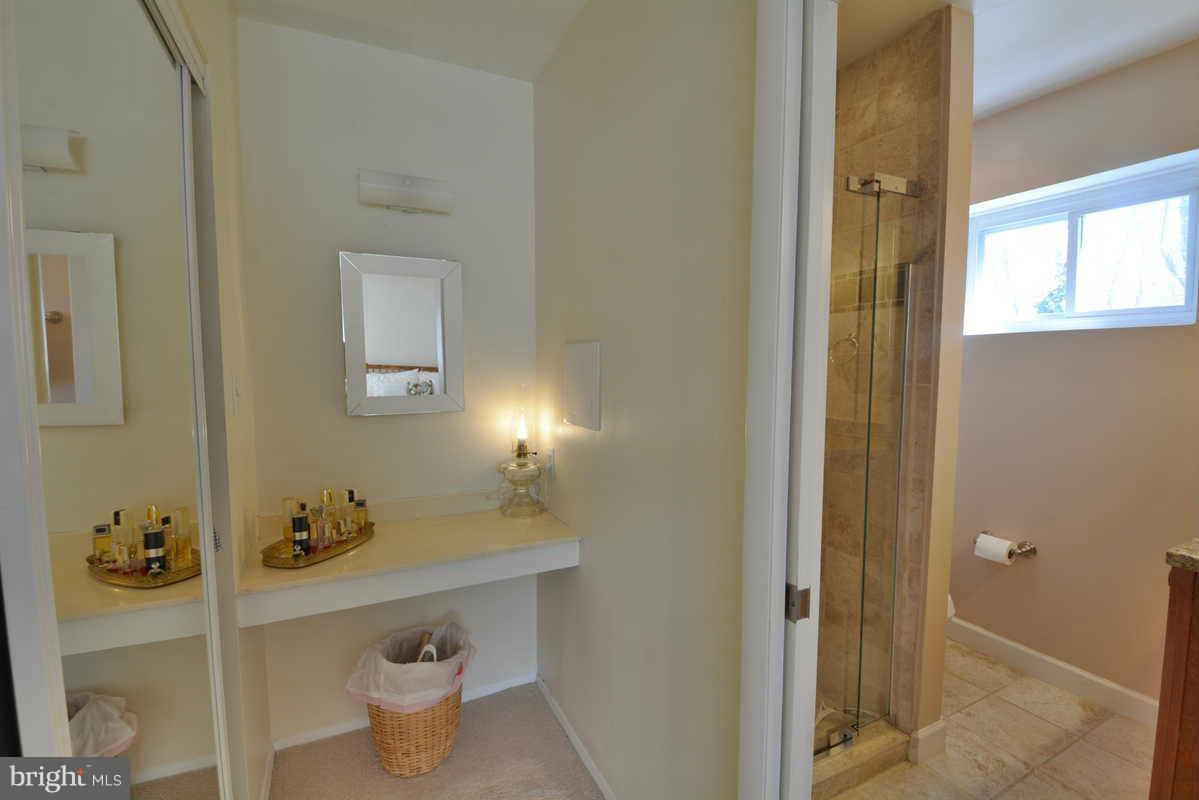 4703 Twinbrook Road Fairfax, VA 22032 - Photo 18 of 30 Bath (Master)
