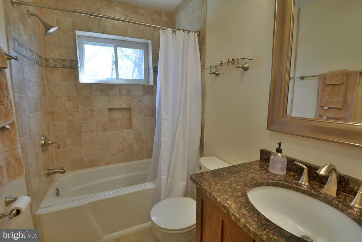 4703 Twinbrook Road Fairfax, VA 22032 - Photo 23 of 30 Bath