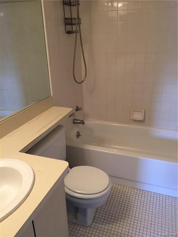 27340 Evergreen Road Lathrup Village, MI 48076 - Photo 15 of 16