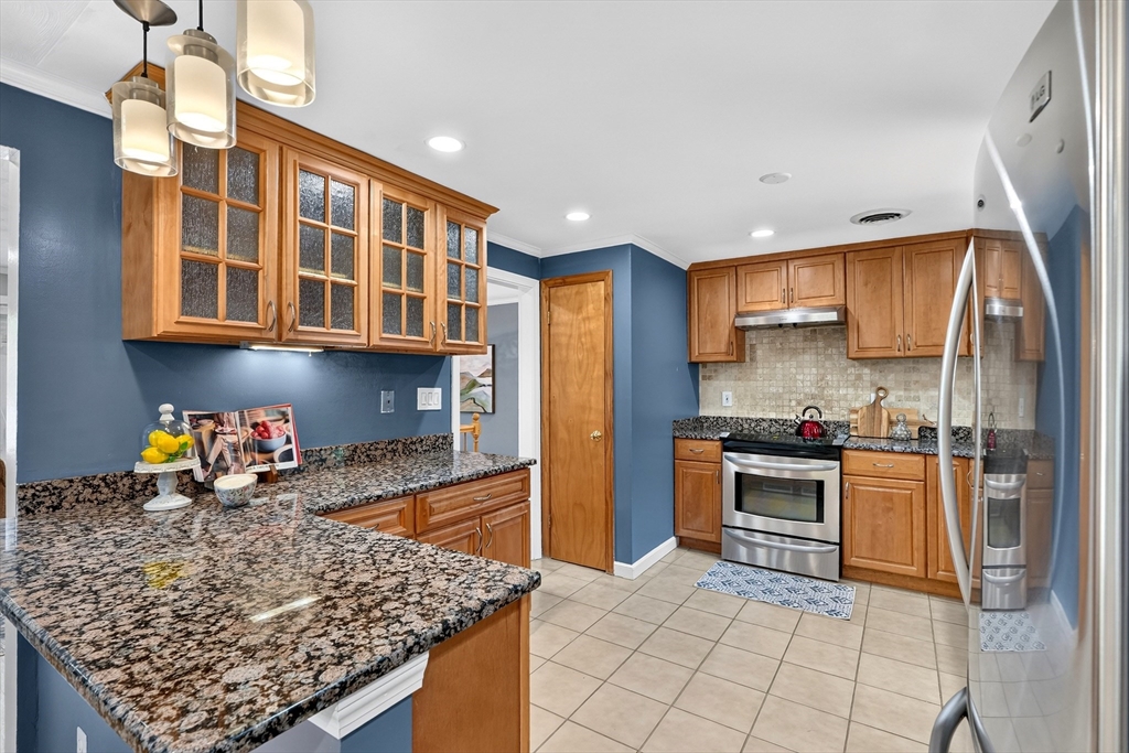 32 Bobolink Road Wellesley, MA 02481 - Photo 16 of 42