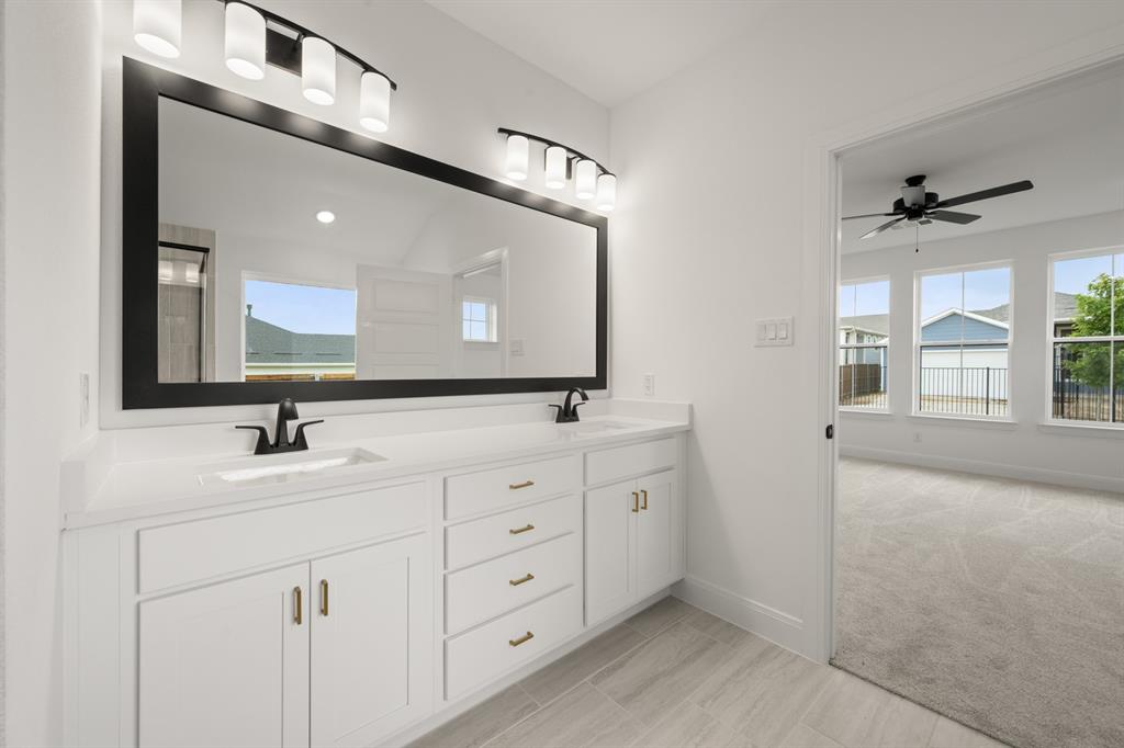 1023 Rylan Street Midlothian, TX 76065 - Photo 24 of 27 1023 Rylan- Primary Suite-4
