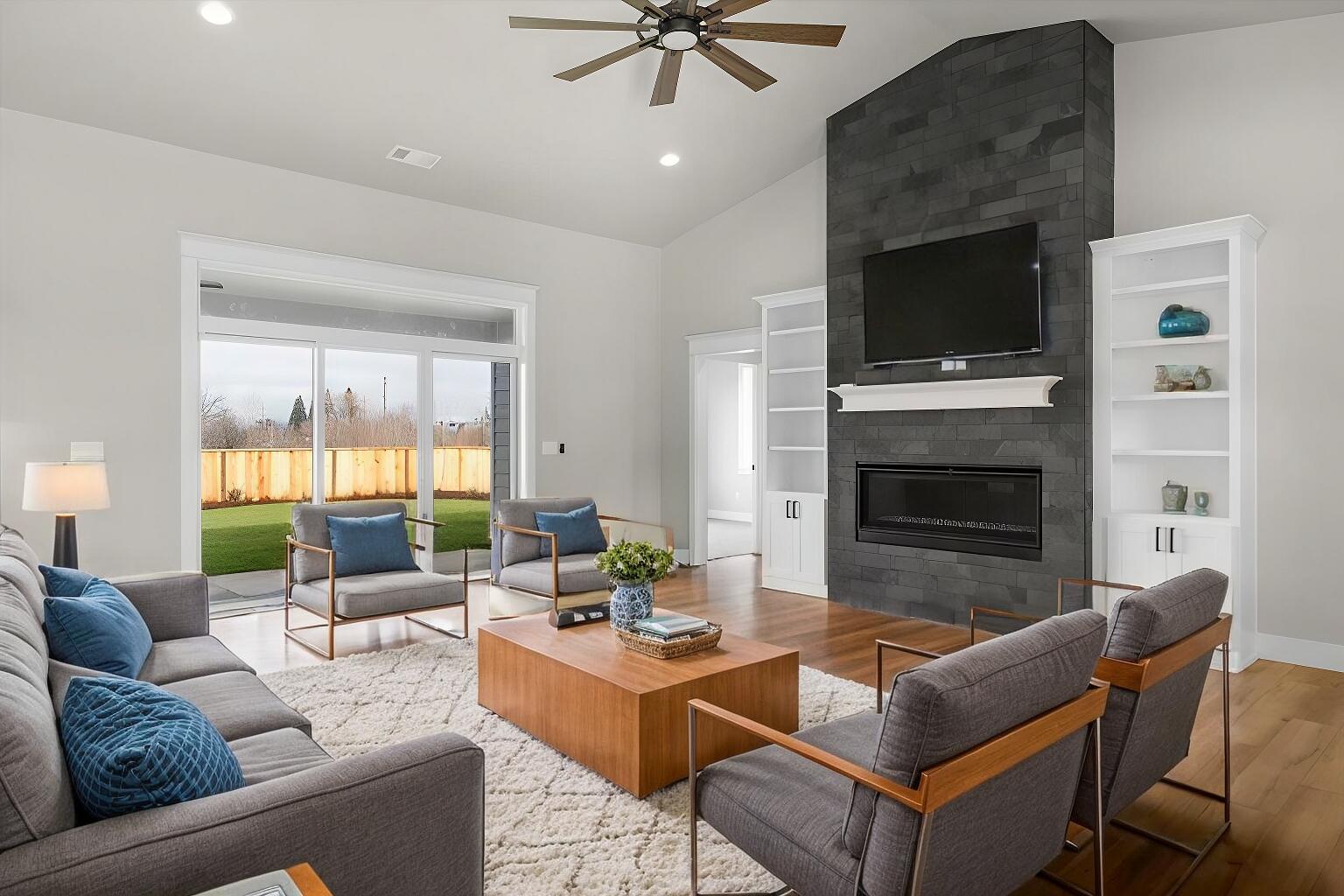 1757 River Run Street Central Point, OR 97502 - Photo 2 of 52 220189848_9_L - Living Room - Modern - 3